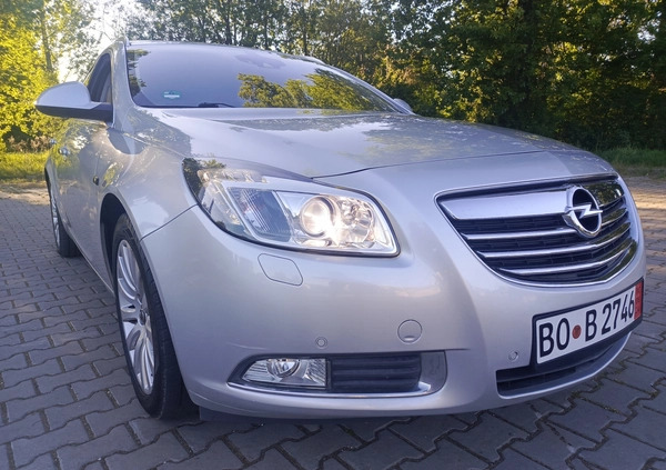 Opel Insignia cena 25000 przebieg: 196000, rok produkcji 2011 z Zawiercie małe 562